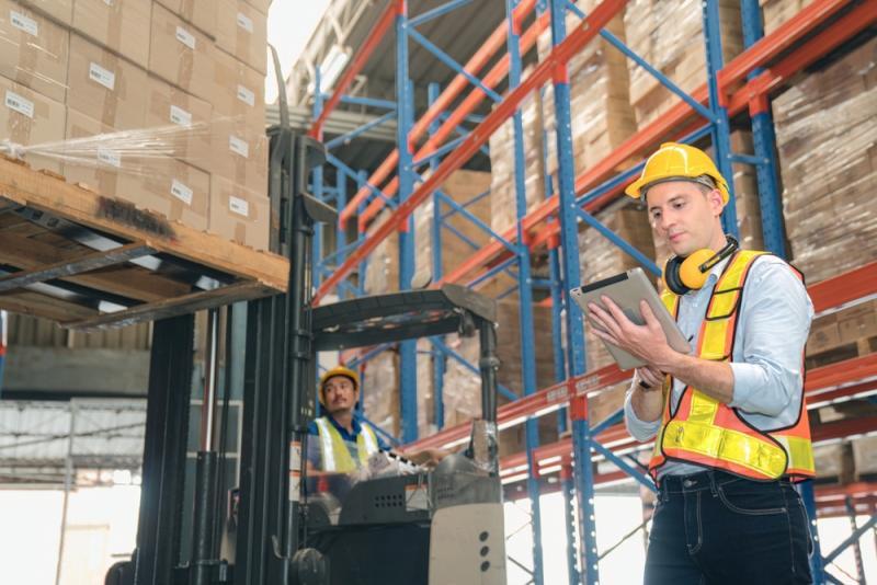 Warehouse manager using a tablet